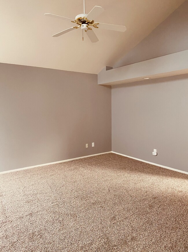 Master Bedroom upstairs. - 1217 Eastbrook Dr