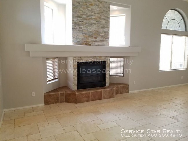 Building Photo - EAST VALLEY 5 BEDROOM BEAUTY WITH POOL