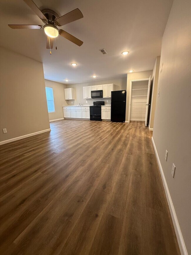 Foto del edificio - 2 Bedroom 1 Bathroom Apartment in Jackson, MO