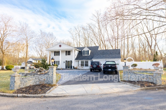 Building Photo - 30 Dumond Pl