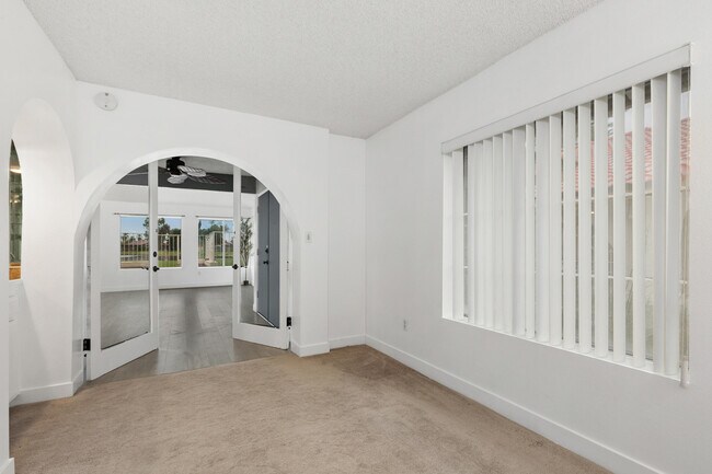 Foto del edificio - 49336 Eisenhower Dr