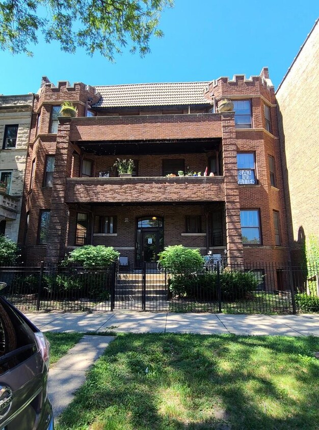 Primary Photo - 1928 N Humboldt Blvd