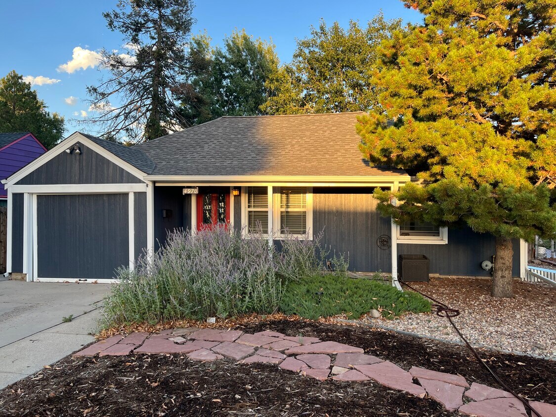 Foto principal - 4970 Clay St