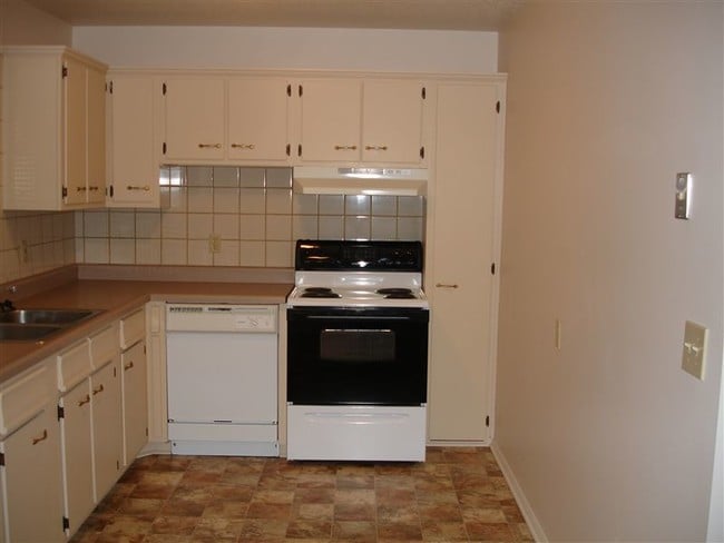 Building Photo - 5301 NE 59th Ter