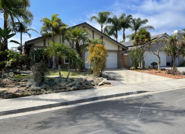 Building Photo - 7409 Carlina St