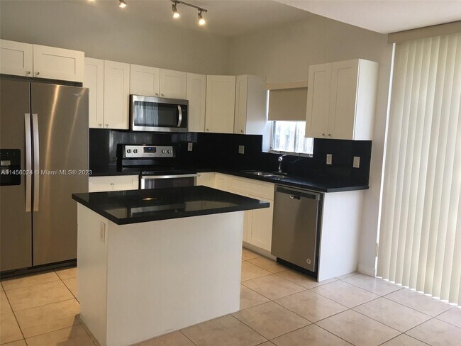 Foto del edificio - 11528 NW 60th Terrace
