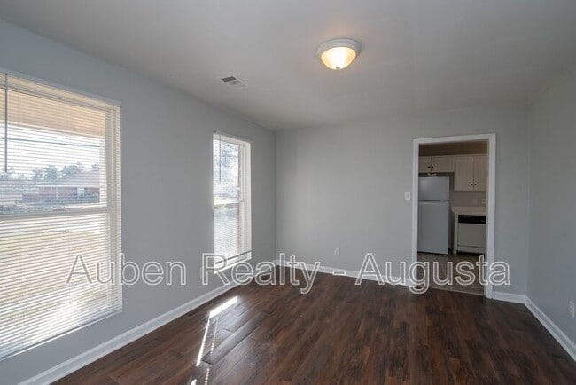 Building Photo - 3428 Monte Carlo Dr