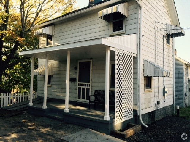 Front - 144 Alexander Ave