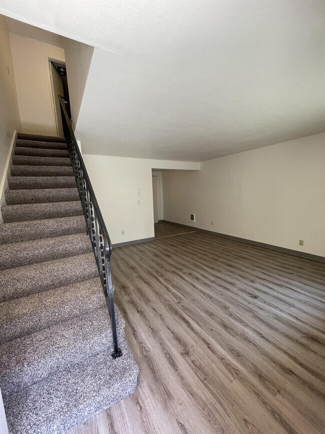 Foto del edificio - 130-134 NE Conifer Blvd