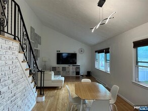 Building Photo - 175 Veterans Dr