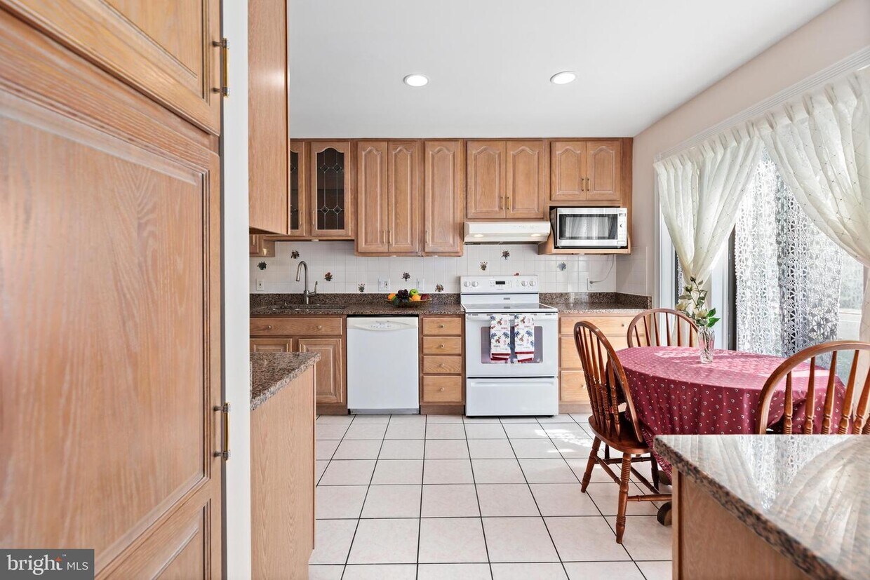 10254 Cherry Walk Ct, Oakton, VA 22124 Townhome Rentals in Oakton VA