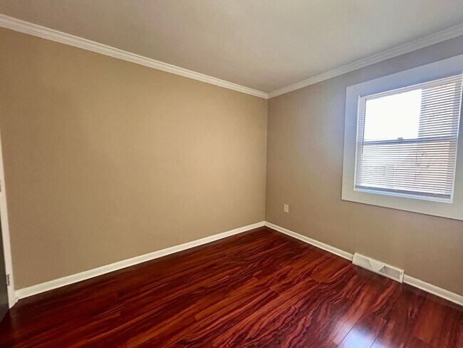 Foto del edificio - Spacious 4-Bedroom Home in Lancaster