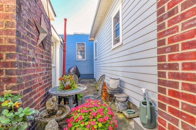 Foto del edificio - 78 New York Ave