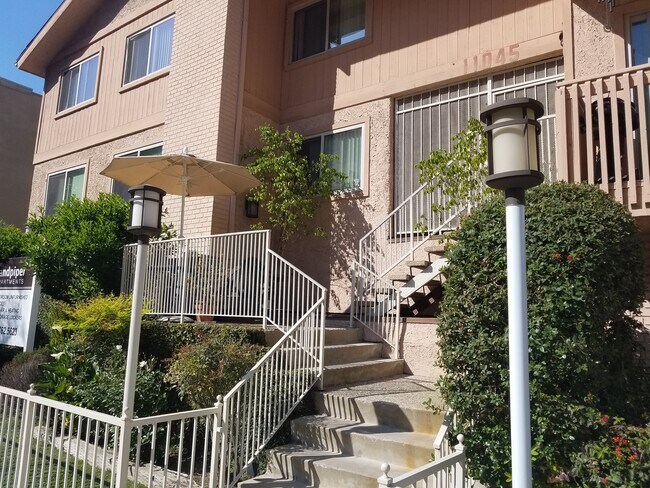 Building Photo - 11045 Fruitland Dr