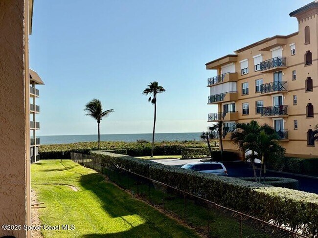 Foto del edificio - 8494 Ridgewood Ave