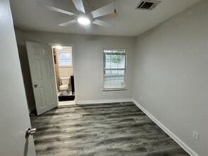 Building Photo - 1405 Rice St