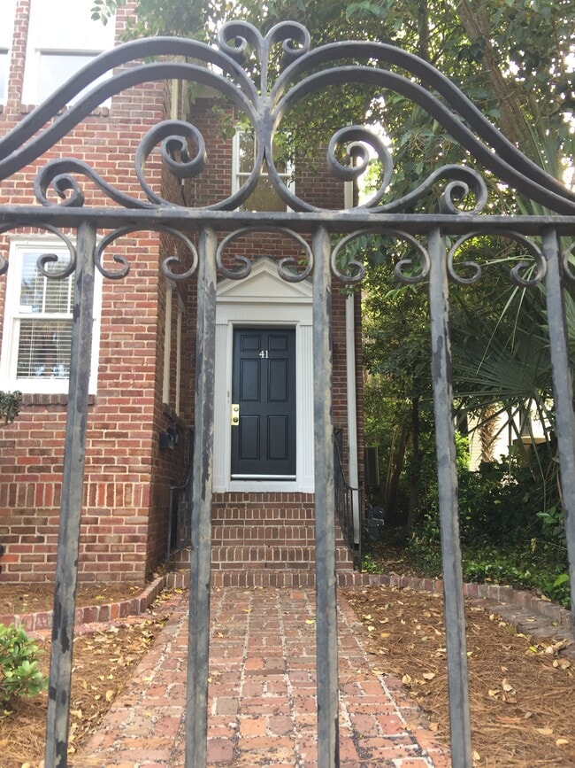 Building Photo - 41 B Smith Street