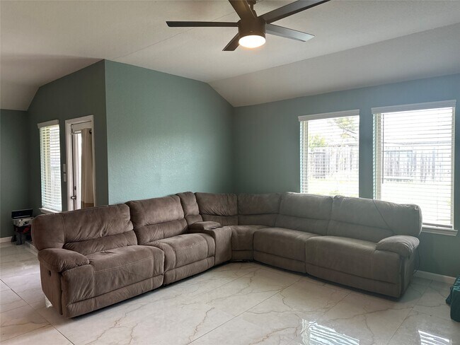 Foto del edificio - 4434 Navelli Way