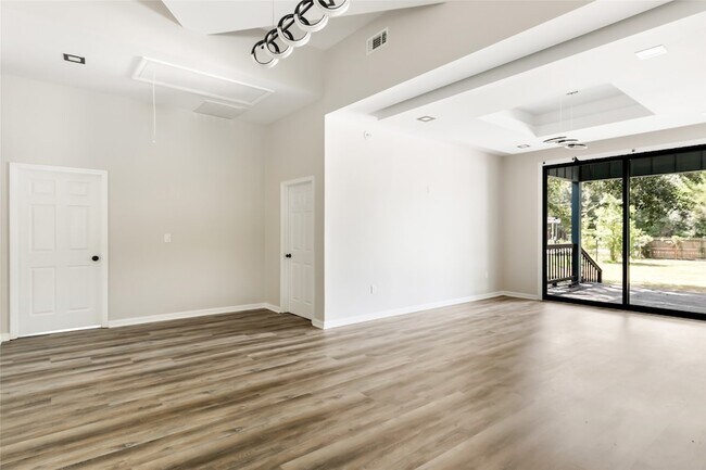 Foto del edificio - 1031 County Rd 3404