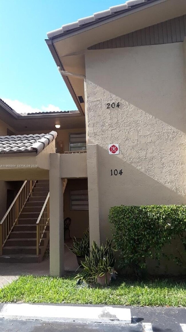 Building Photo - 11101 Royal Palm Blvd