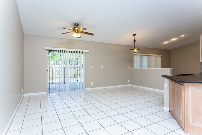 Building Photo - 9970 Robins Nest Rd