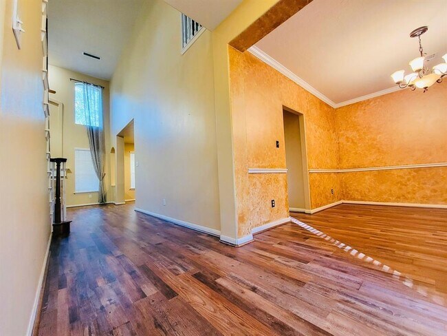 Building Photo - 18 Jardine Ct