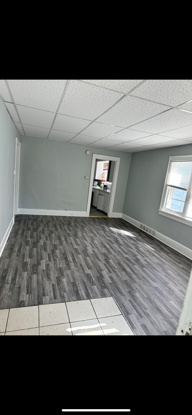 Lower unit living room - 1229 Terrace Ave