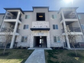 Building Photo - 1386 N 3830 W