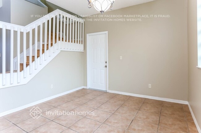 Building Photo - 10621 SW 14th Ct