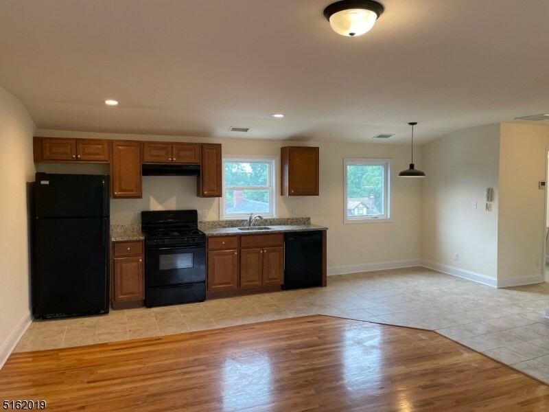 12 Brown St Unit 3, Nutley, NJ 07110 Room for Rent in Nutley, NJ