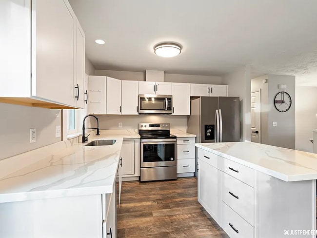 Building Photo - 8120 Medellin Cir