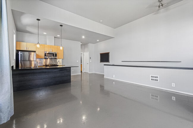 Foto del edificio - 6706 Corson Ave S