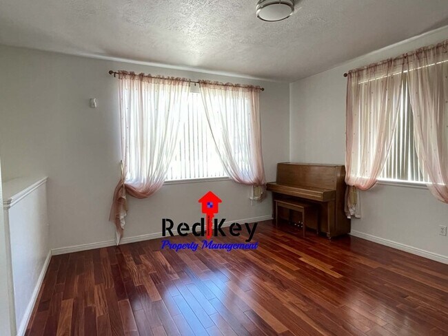 Foto del edificio - Fermin Ln Single Family Home