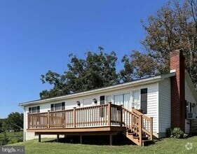 Building Photo - 111 Labella Ct