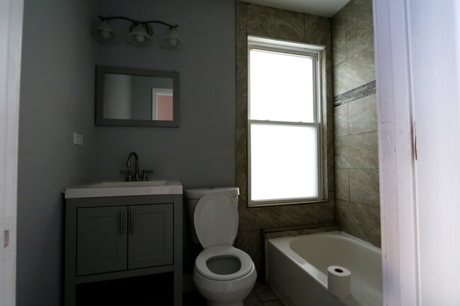 Foto del edificio - 9738 S Ave L