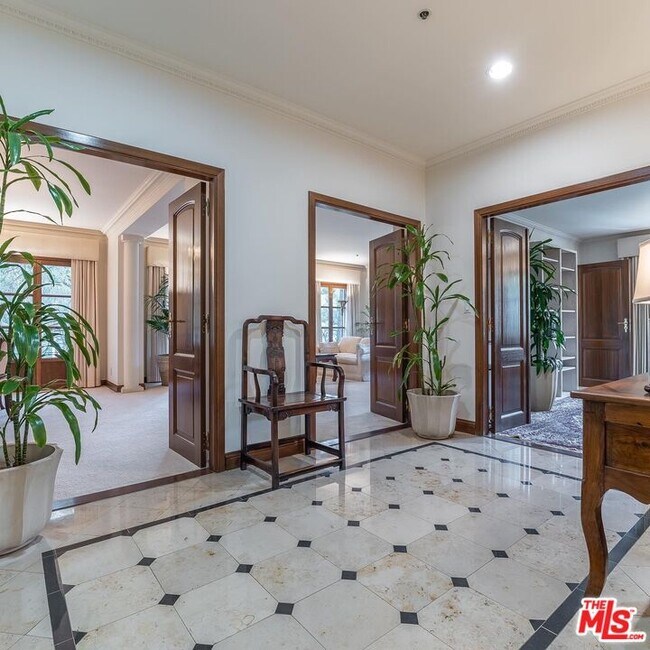 Foto del edificio - 425 N Maple Dr