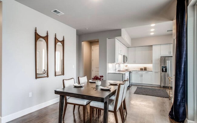 Photo - Bright & Modern 1/1 in Houston’s Cultural ... Apartment