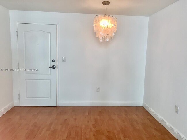 Foto del edificio - 500 NE 29th St