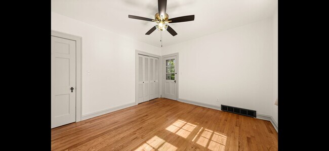 Foto del edificio - 3707 Normandy Rd