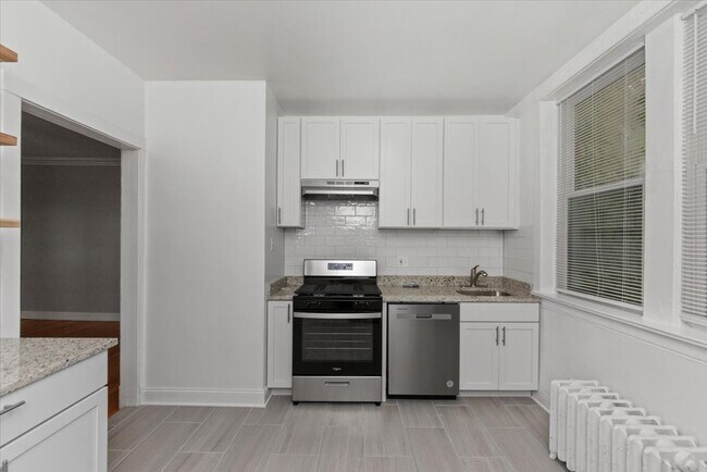 Foto del edificio - 6427 N Greenview Ave