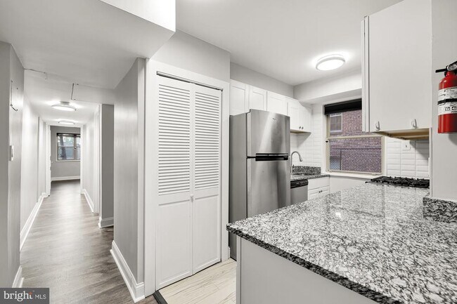 Foto del edificio - 5431 Connecticut Ave NW