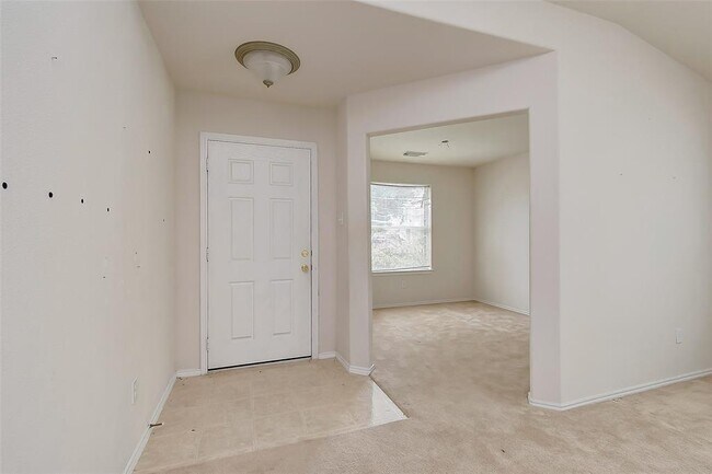Building Photo - 727 Kiley Dr