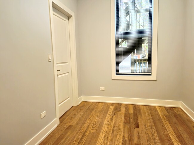 Foto del edificio - 1415 W Erie St