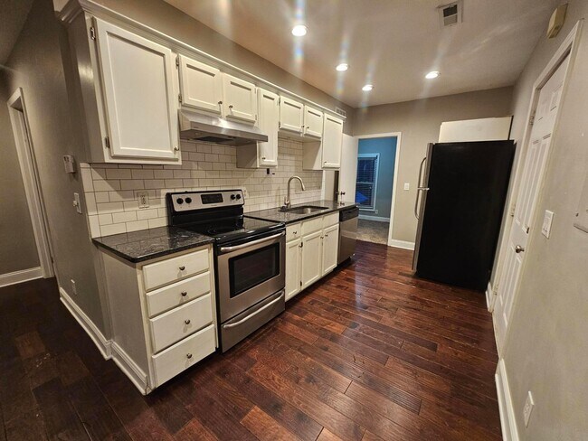 Foto del edificio - 402 W 3rd Ave