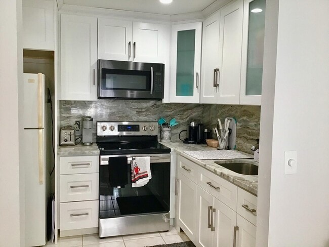 Building Photo - 239 Brittany F