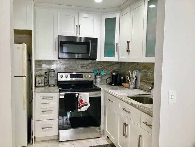 Foto del edificio - 239 Brittany F