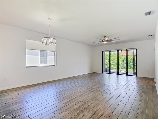 Building Photo - 5045 Arancia Ln