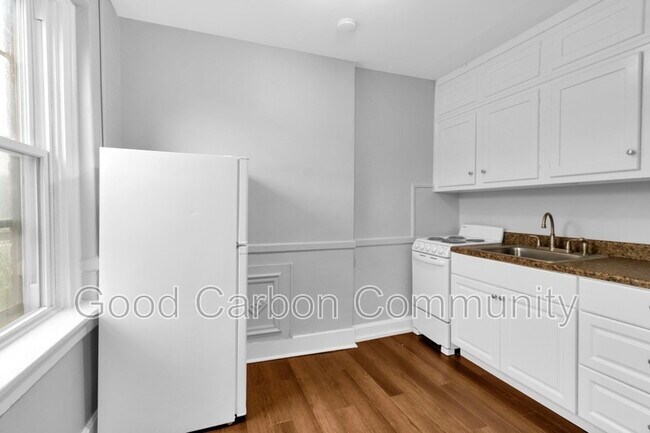 Foto del edificio - 870 Lafayette Ave