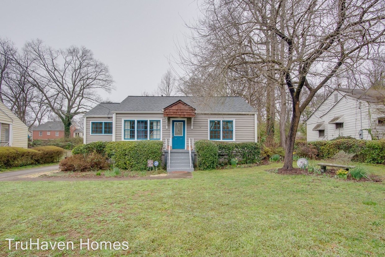 2 br, 1.5 bath House 1686 Van Vleck Ave House Rental in Atlanta, GA