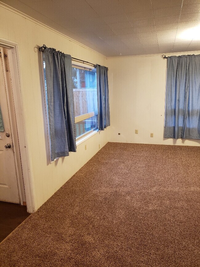 Foto del edificio - STATUS: HOLD R117B - 213 Mossyrock Ave